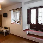 بيت ضيافة Priest